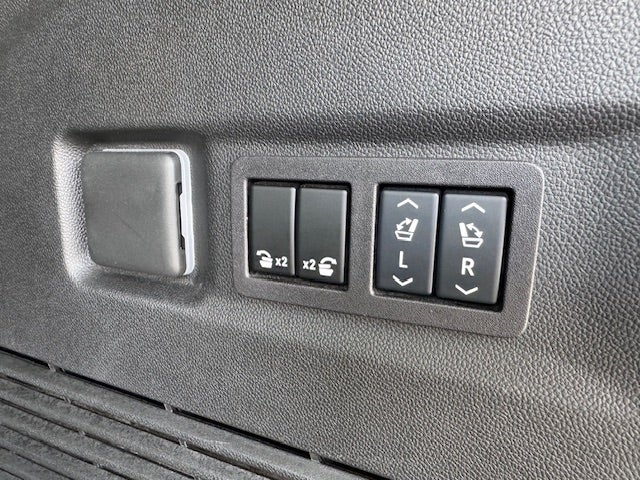 2025 GMC Yukon XL AT4