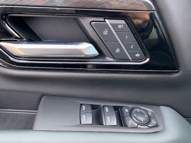 2025 GMC Yukon XL AT4