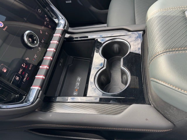 2025 GMC Yukon XL AT4