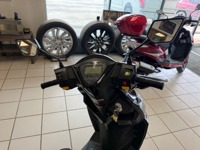 2025 TRAILMASTR SCOOTER Base